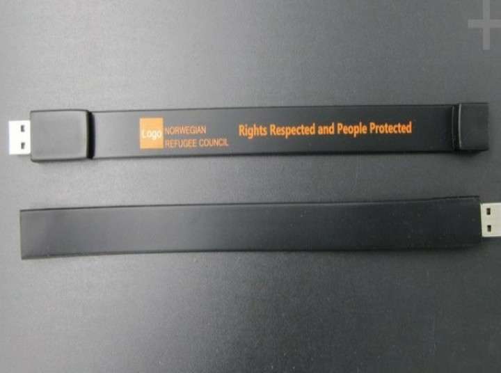 CUSTOMIZED FLASH DRIVE